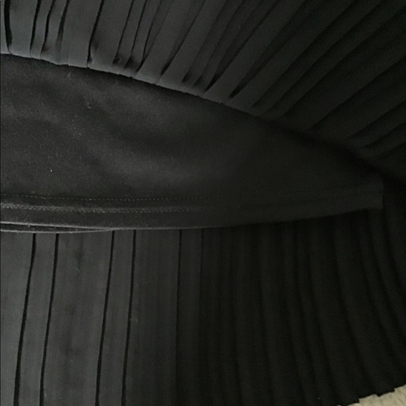 Reitmans Petites pleated midi skirt - Picture 5 of 9